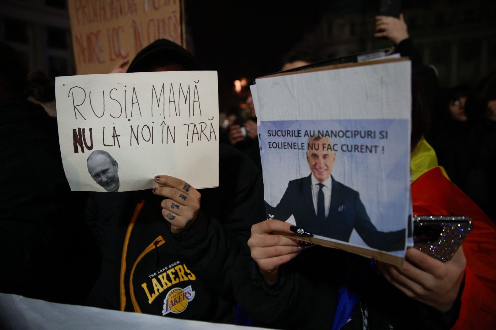 Protest la București, împotriva lui Călin Georgescu. „Vrem răspunsuri clare, nu dezinformare”