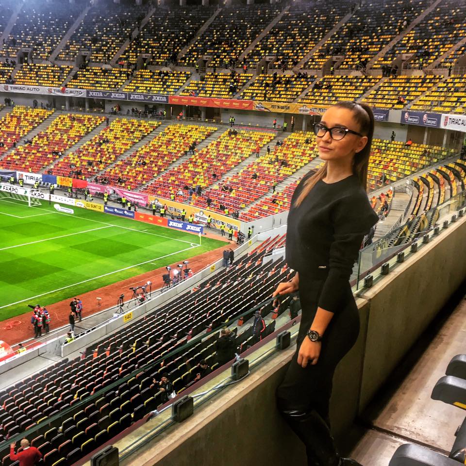 România - Polonia 0-3! Și ea iubește naționala! Alice, fiica federalului Bodescu, și-a arătat talentul în lojă! / GALERIE FOTO