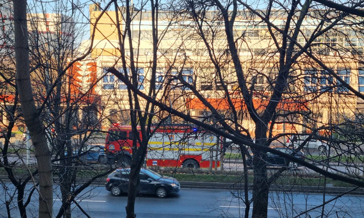 Incendiu puternic la un depozit de pe Bulevardul Iuliu Maniu din București. A fost emis un mesaj RO-Alert