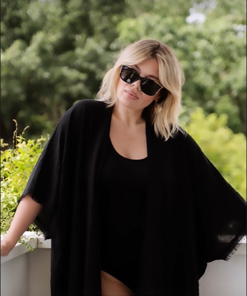 Gina Pistol, în costum de baie după ce s-a aflat că prezintă „MasterChef România” la Pro TV. Vedeta și-a arătat silueta