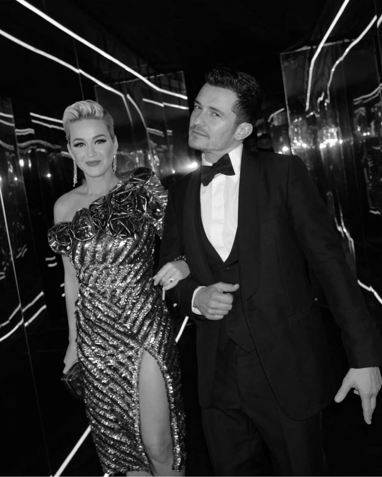 Cine este Dora Abodi, designerul ale cărui creații sunt purtate de Taylor Swift, Bad Bunny sau Jaden Smith, care a dus Transilvania la Grammy: „Conexiunea mea cu România este una profundă și personală”