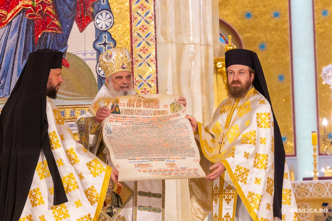 Cum arată Catedrala Mântuirii Neamului în interior. Imagini transmise de Biserica Ortodoxă, pentru că presa a fost interzisă