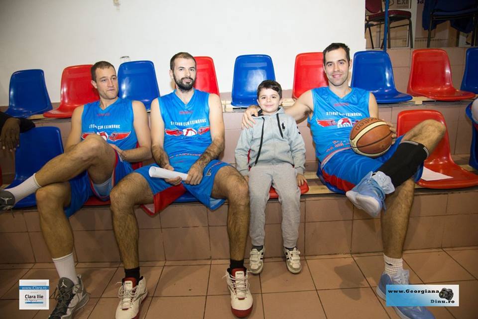 GALERIE FOTO / De 1 decembrie, steliştii l-au făcut fericit pe micuţul David. "Sper să ajung ca ei"