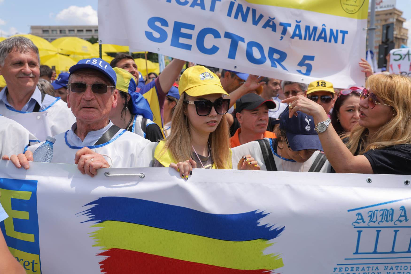 Al doilea protest major al cadrelor didactice. Ce le-a promis Iohannis sindicaliștilor, în a doua săptămână de grevă, în timp ce profesorii protestau la Palatul Cotroceni