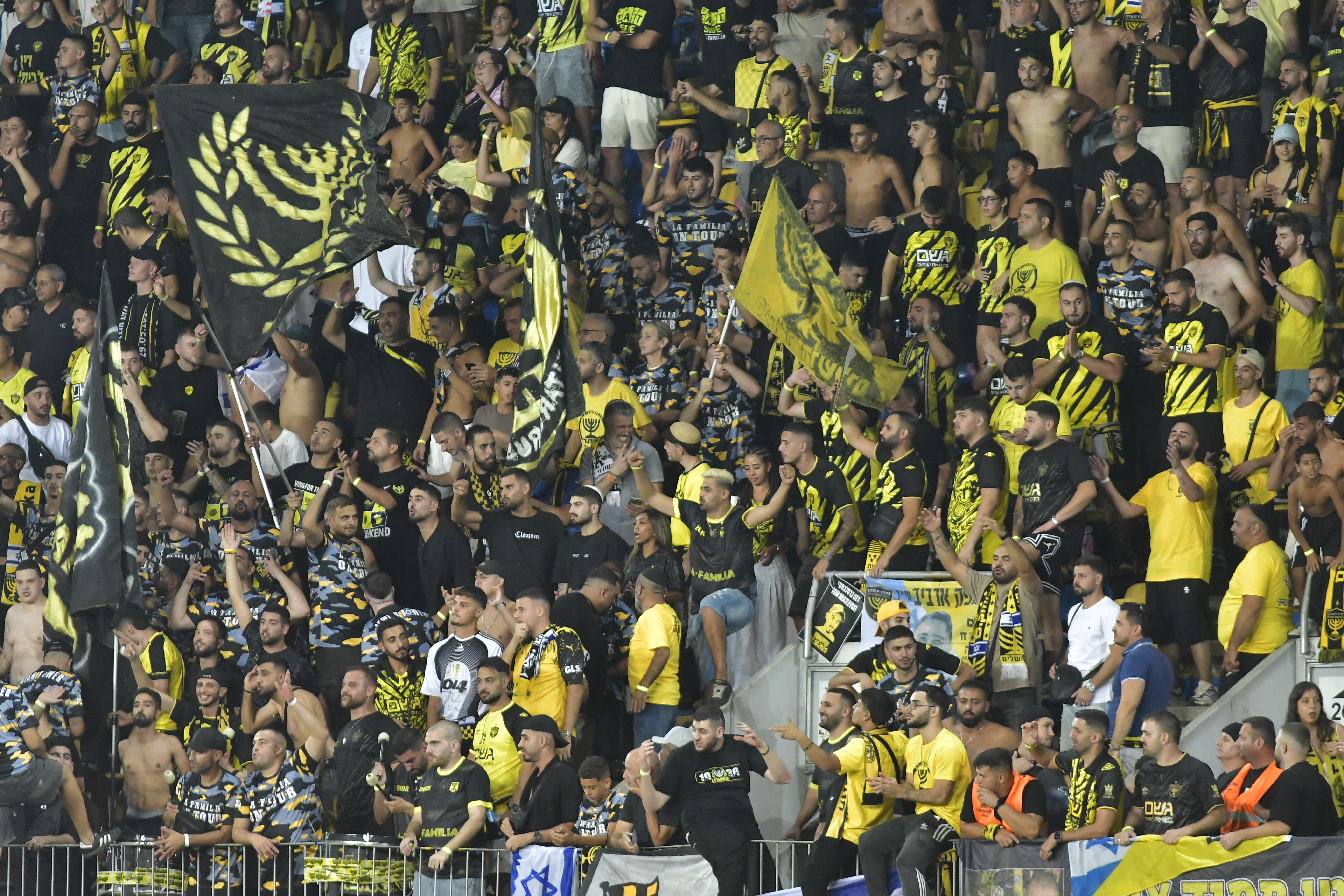 Familia lui Rom Braslavsky, împiedicată să afișeze mesaje pentru eliberarea lui, la meciul Beitar - Riga, de la Ploiești: „UEFA, antisemitism și ipocrizie”