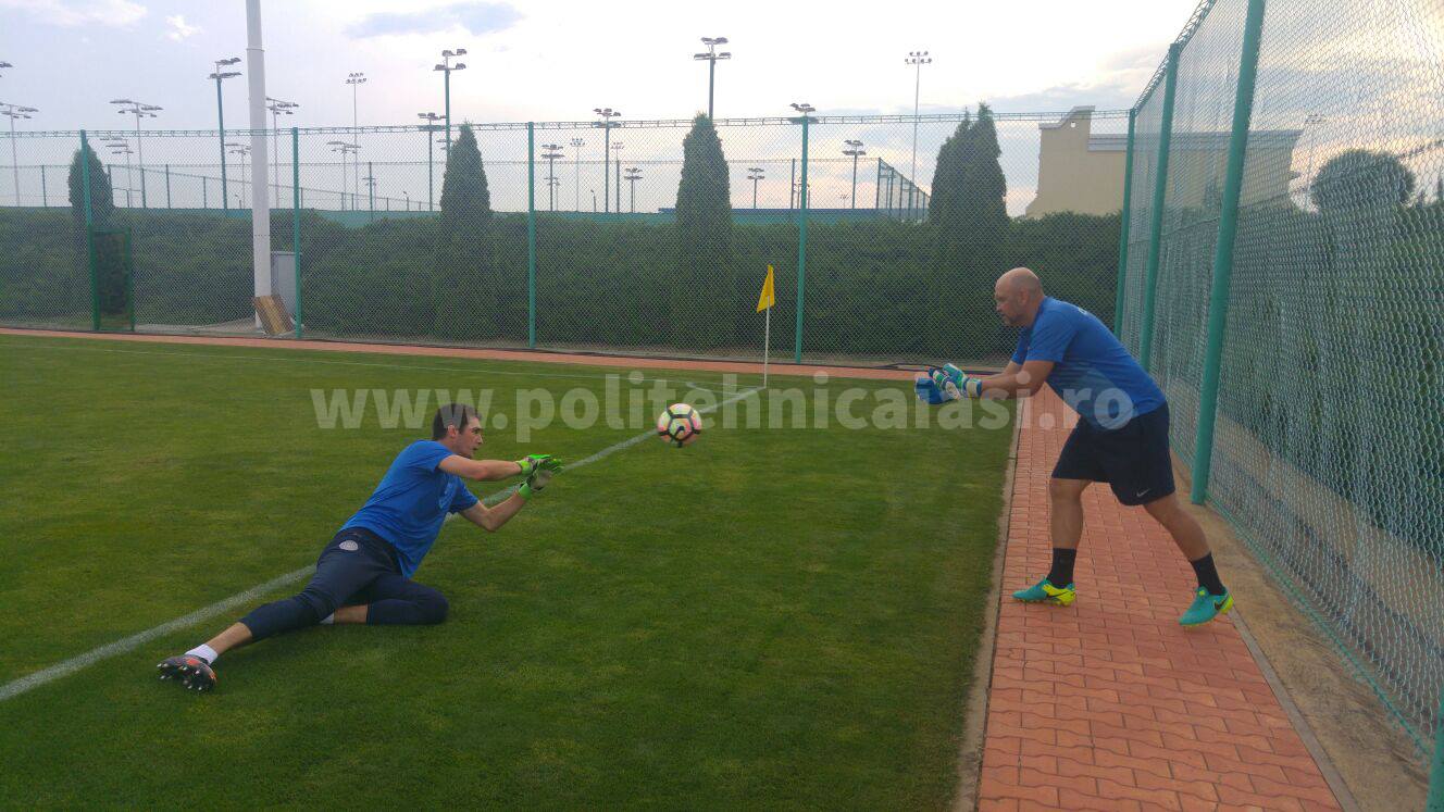 Dinamo se recuperează în ghivece, ieșenii în butoaie de murături! Egal pentru CSM Poli Iași în primul amical din Republica Moldova | FOTO&VIDEO