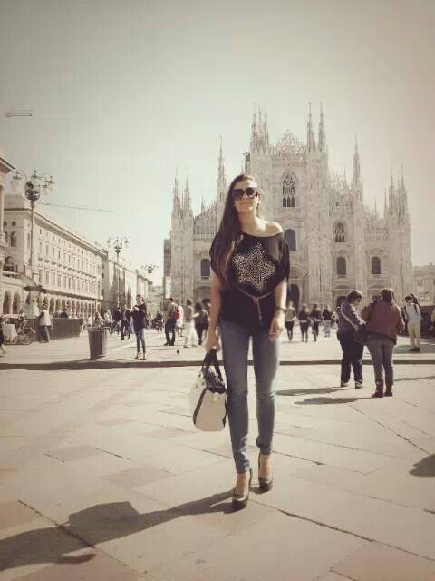NIMENI N-A AVUT HABAR. Tătăruşanu are o verişoară SUPER-SEXY care ^face RAVAGII în Italia. Ce spune despre portarul Fiorentinei / GALERIE FOTO