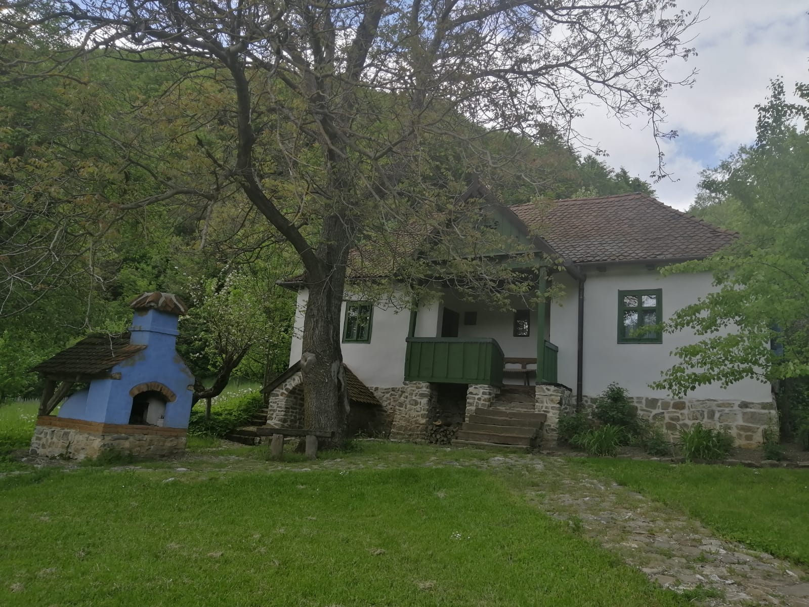 The New York Times a vizitat înainte de încoronare casa din Transilvania a regelui Charles, una dintre cele 56 de cabane, 12 case și 7 palate pe care acesta le deține