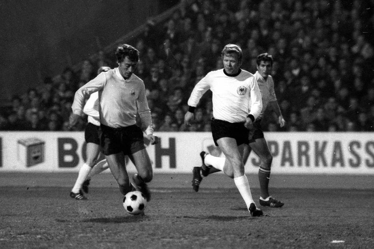 Cine a fost Mircea Lucescu. Imagini de arhivă cu căpitanul României la Mondialul din 1970, creatorul lui Dinamo de la finalul anilor '80 și unul dintre cei mai titrați antrenori din istorie