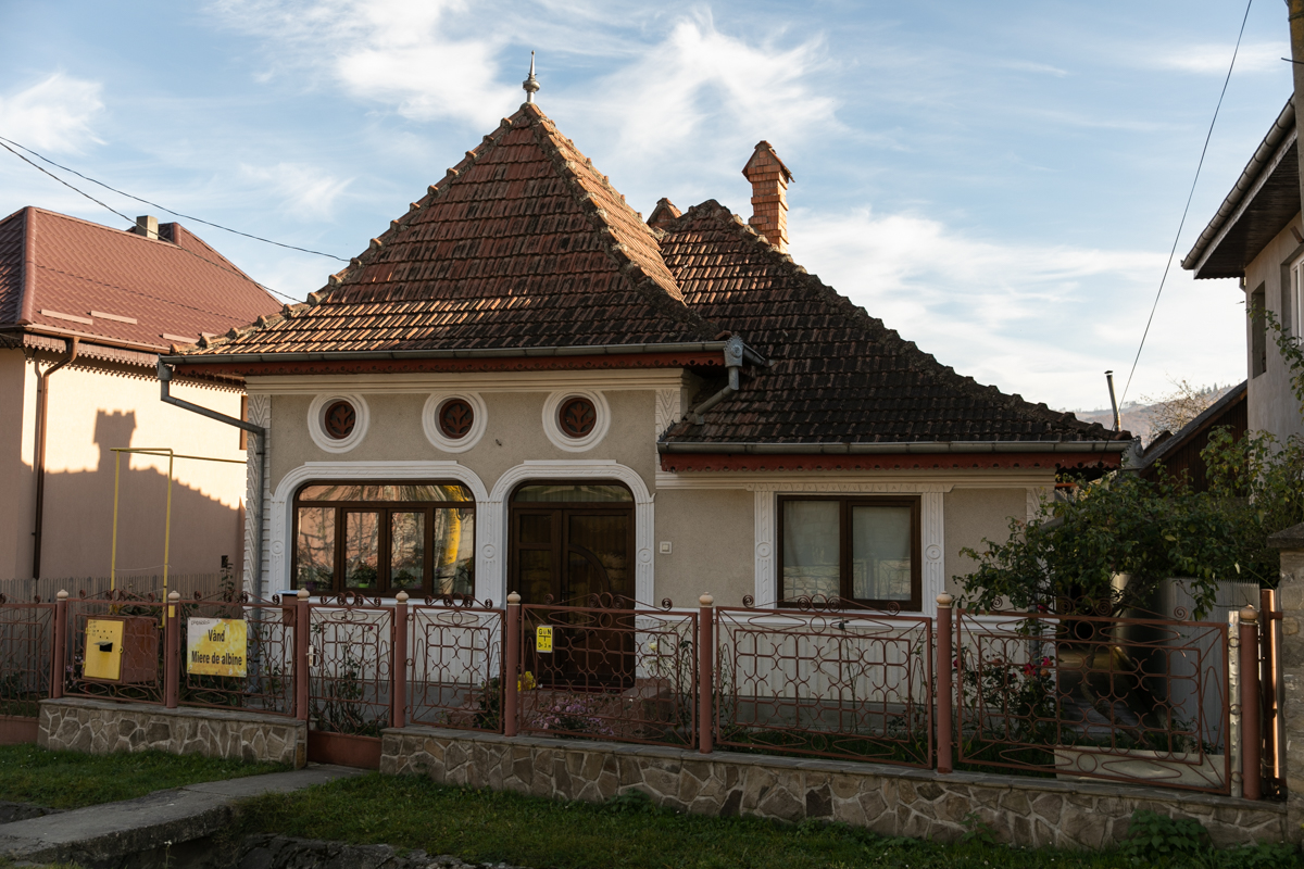 Una dintre victimele incendiului de la SJU Piatra Neamţ îşi pierduse, acum două săptămâni, soţul. Fiul femeii: „Mama se ruga să nu moară înaintea lui tata”