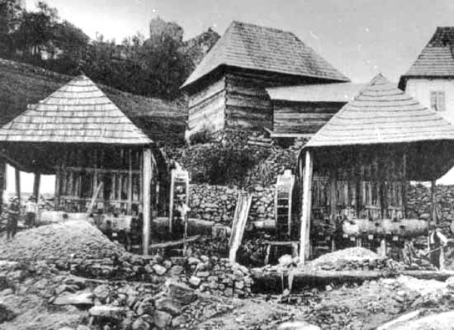 Cum erau torturați proprietarii de mine din Munții Apuseni în primii ani ai comunismului: „Predă aurul! Dă-l, știm că mai ai!”