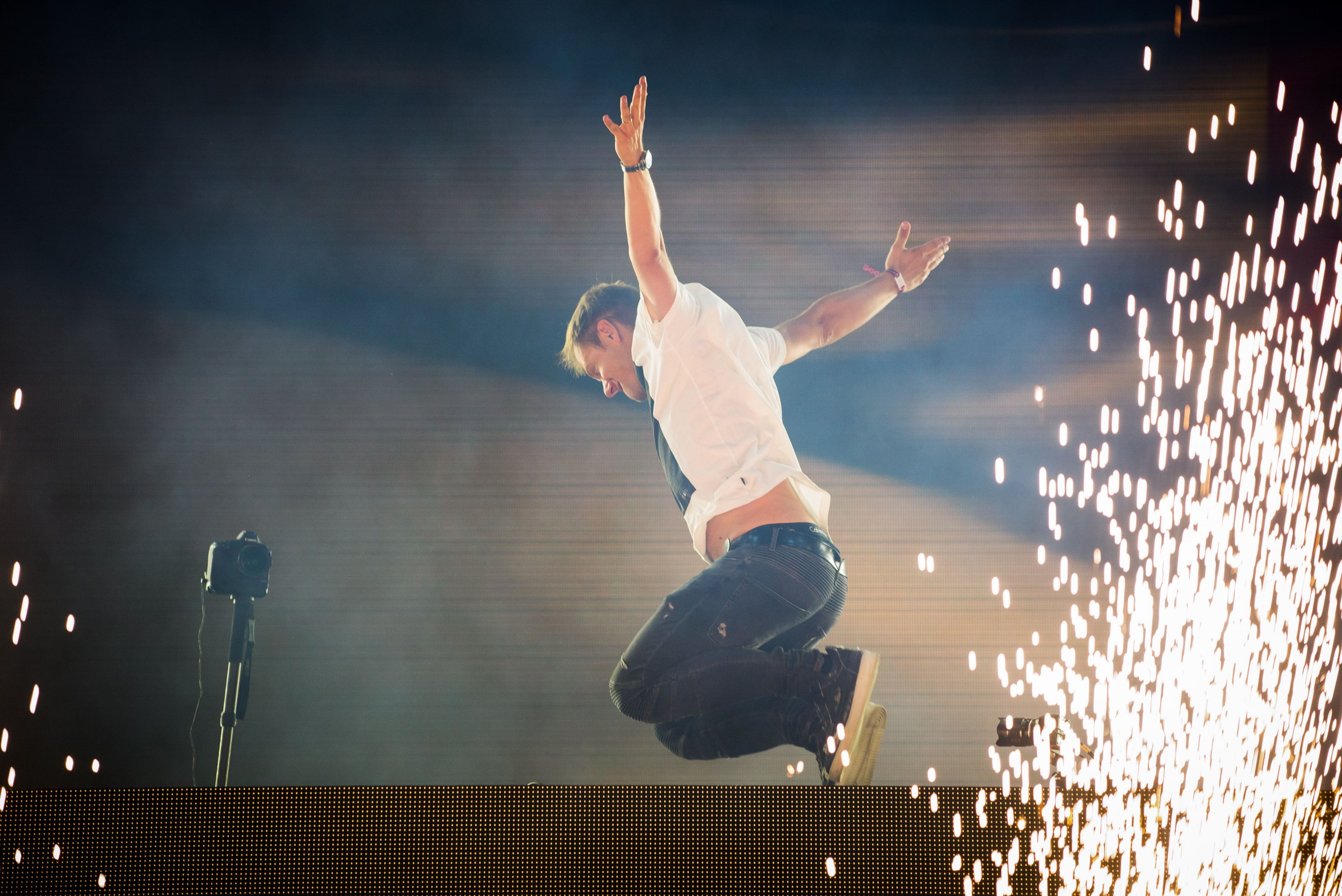 A treia zi la Untold 2017. Armin van Buuren a mixat până când a rămas fără curent