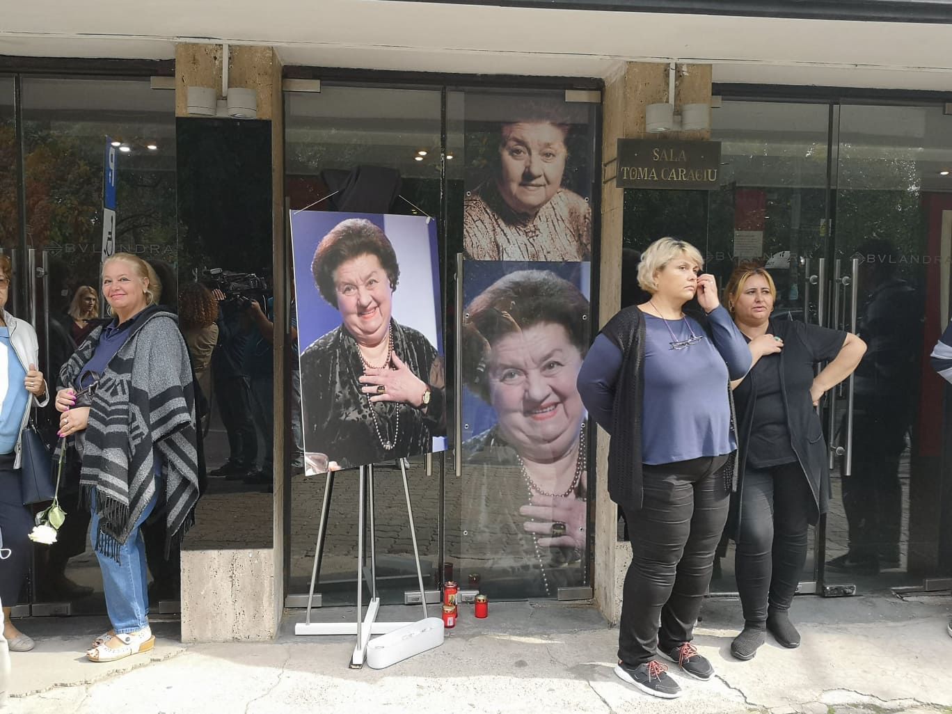 Admiratorii au venit să-i aducă un ultim omagiu actriței Tamara Buciuceanu Botez  la Teatrul Bulandra