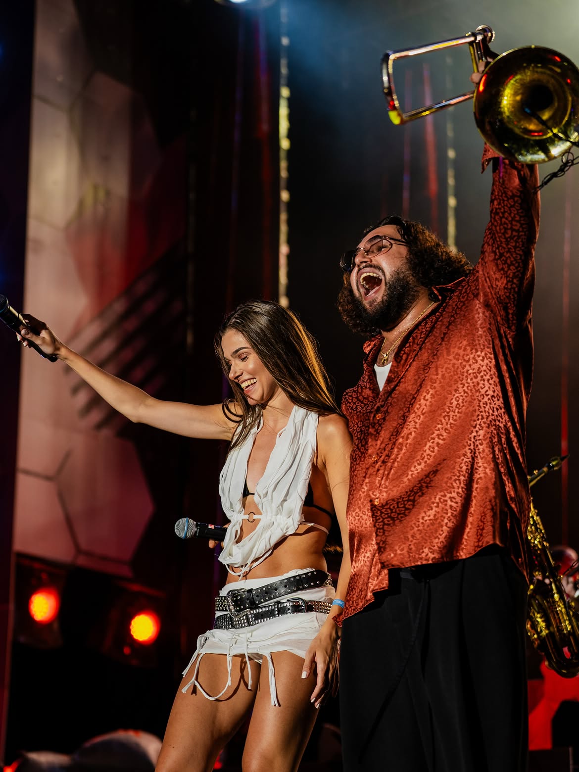 Theo Rose, întreruptă în plin concert la Nibiru. Ce s-a întâmplat pe scenă înainte ca artista să împlinească 29 de ani: „Băiatul meu a fost acolo”
