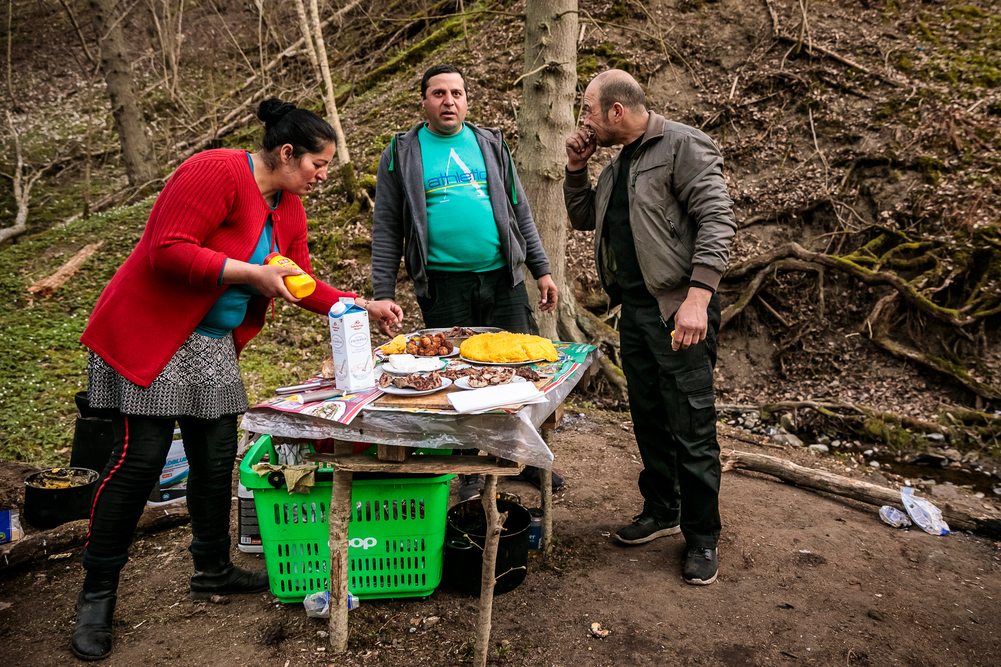 În căutarea lui Gică - românul omorât într-un parc din Huskvarna, Suedia, de doi adolescenți. Paște în pădure cu cei mai nevoiași dintre compatrioți (1)