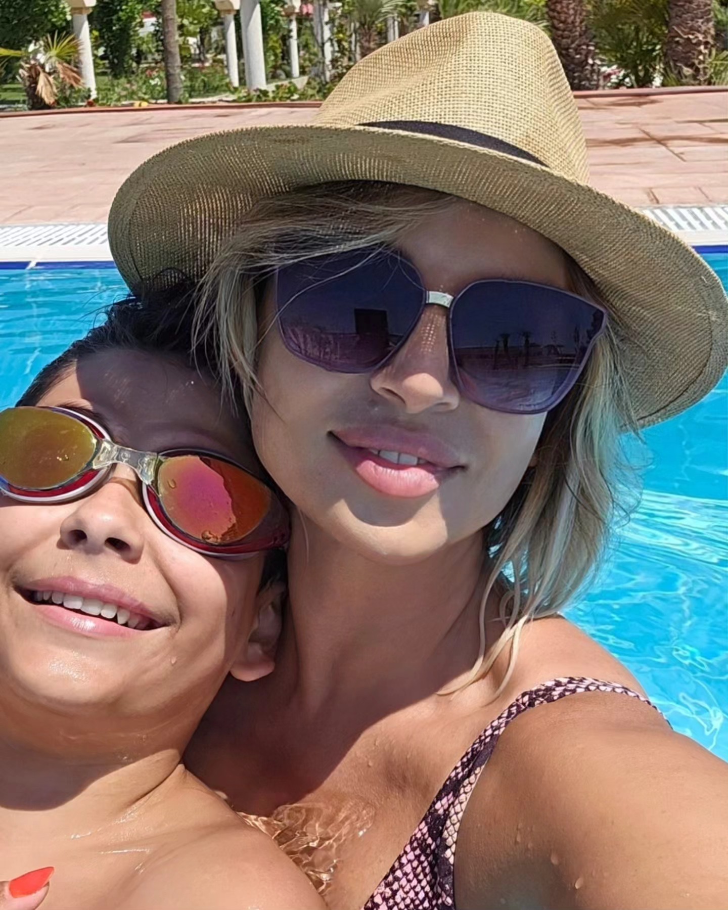 Anunțul făcut de Adina Halas după 13 ani de căsnicie cu Lucian. Cei doi au împreună un băiețel. „Îl ameninț la două zile cu divorțul”