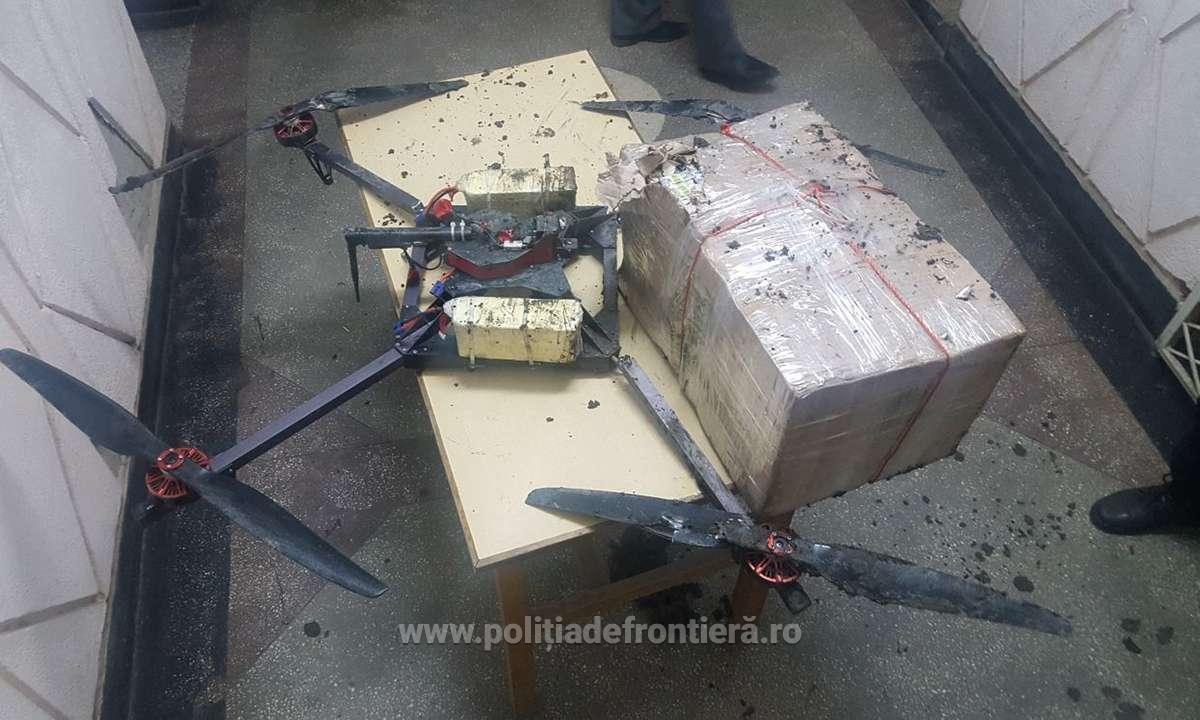 O dronă a aterizat forțat la granița cu Republica Moldova. Aparatul de zbor era încărcat cu țigări de contrabandă în valoare de mii de lei