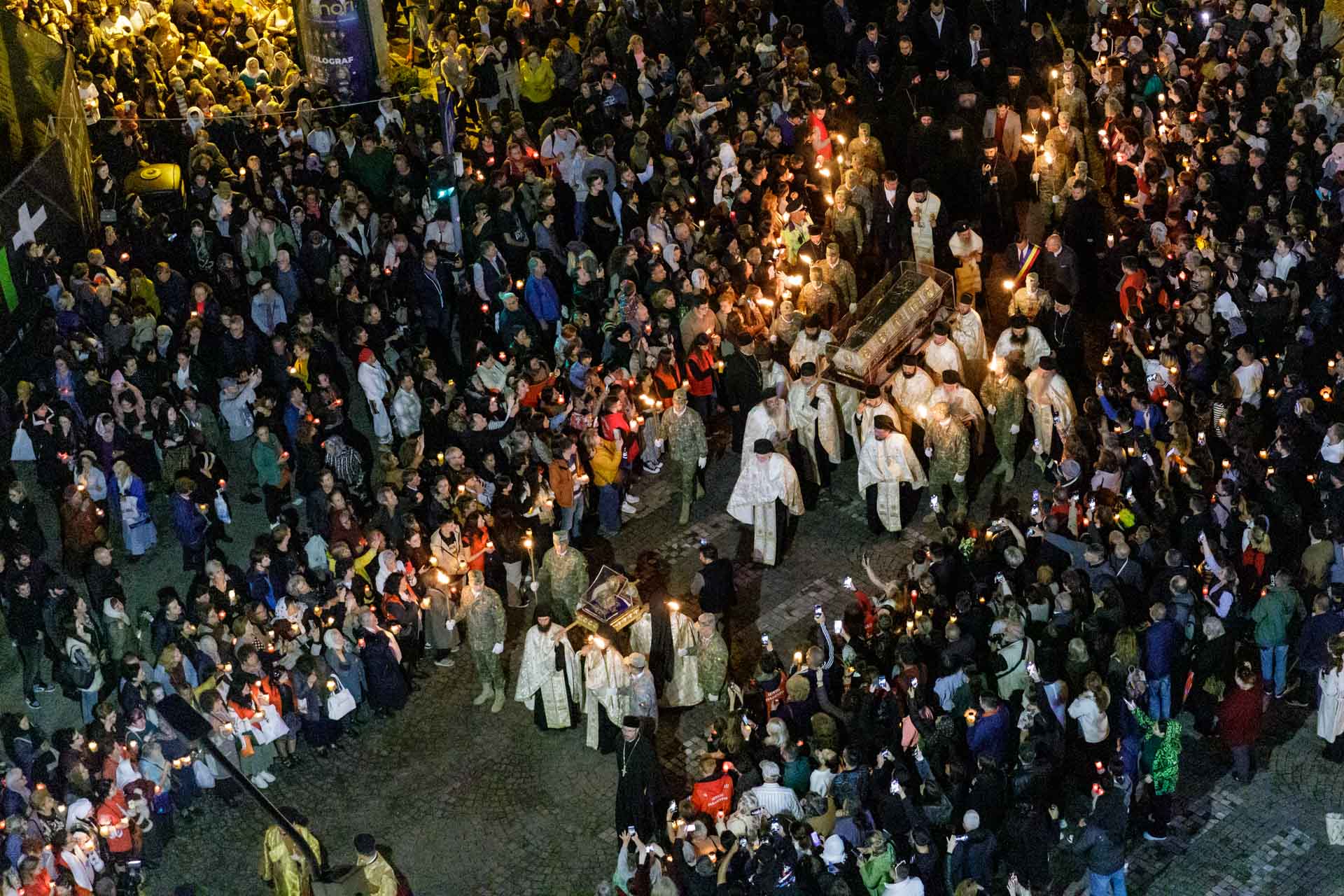 Record la pelerinajul de la Sfânta Parascheva din Iași: 40.000 de oameni în procesiune