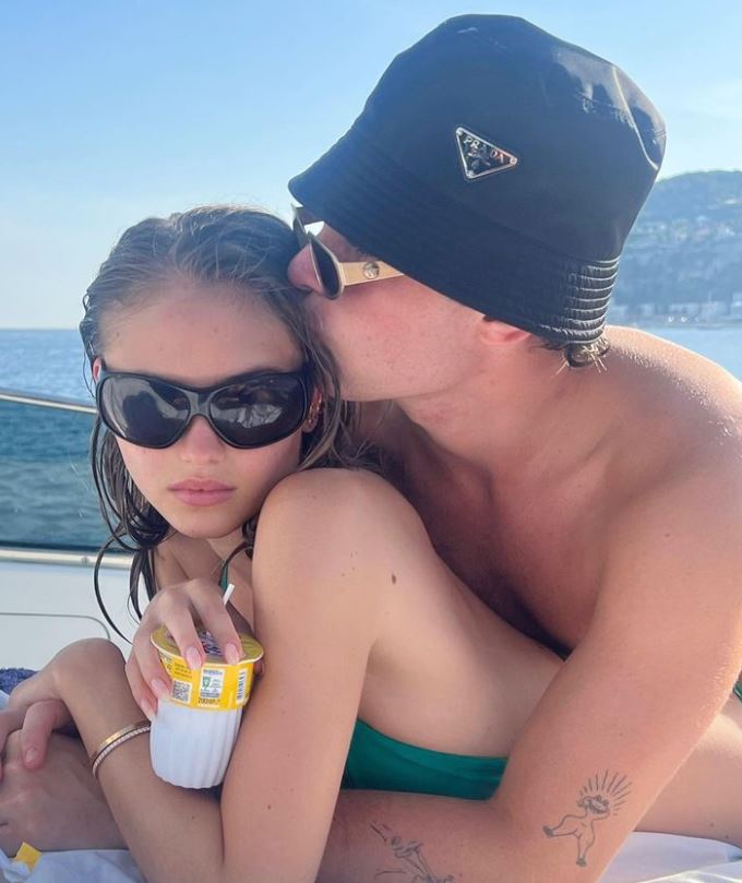 Leni, fiica lui Heidi Klum, face furori în costum de baie. Cum a fost fotografiată pe iahtul de lux al tatălui ei