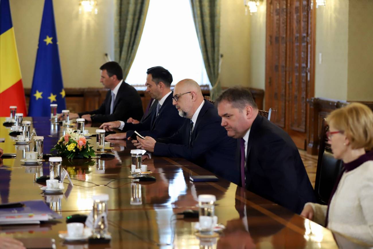 LIVE TEXT | Nicușor Dan a terminat consultările cu partidele din coaliție. PSD a decis retragerea miniștrilor înaintea finalului consultărilor. Nicușor Dan va face o declarație de presă