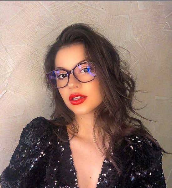 Decizia luată de Cleopatra Stratan la 20 de ani după ce a lansat „Ghiță”. Ce purta în valiza din videoclip: „Am deslușit misterul”