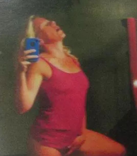 FOTO | O profesoară, mamă a trei copii, a sedus un elev minor cu imagini sexy și apoi s-a culcat cu el