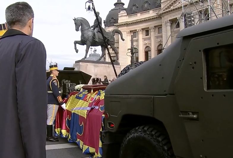 FOTO&VIDEO. România și-a luat rămas bun de la Regele Mihai. Ultimul drum pentru ultimul Rege al românilor