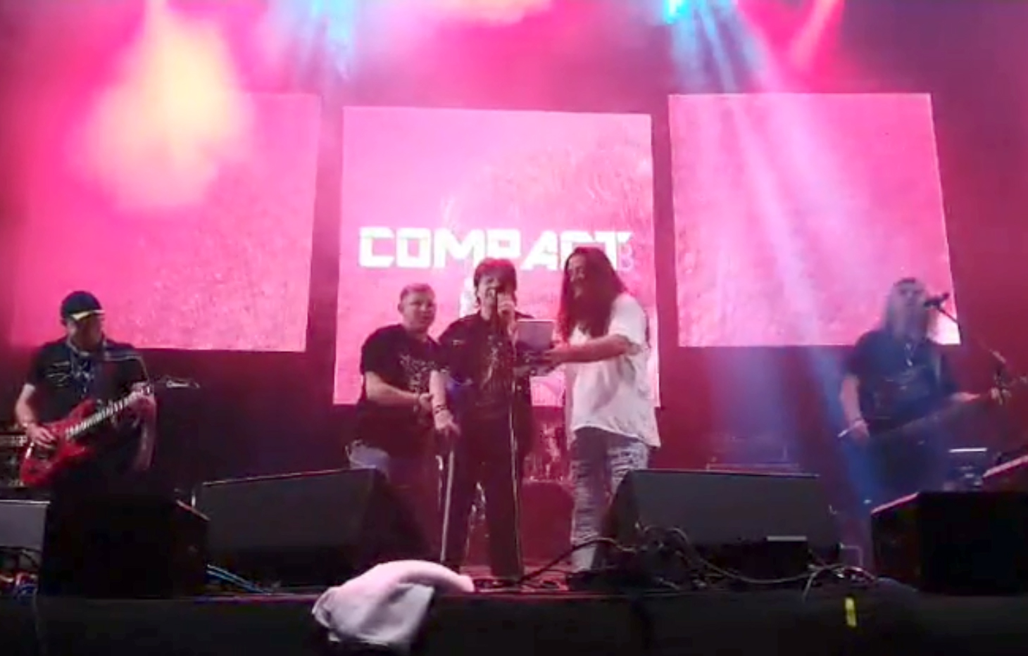 FOTO&VIDEO | La festivalul de la Olteni, Dr. Alban și Snap i-au făcut pe fani să-și rupă hainele de pe ei, Leo Iorga și Compact B i-au emoționat până la lacrimi!
