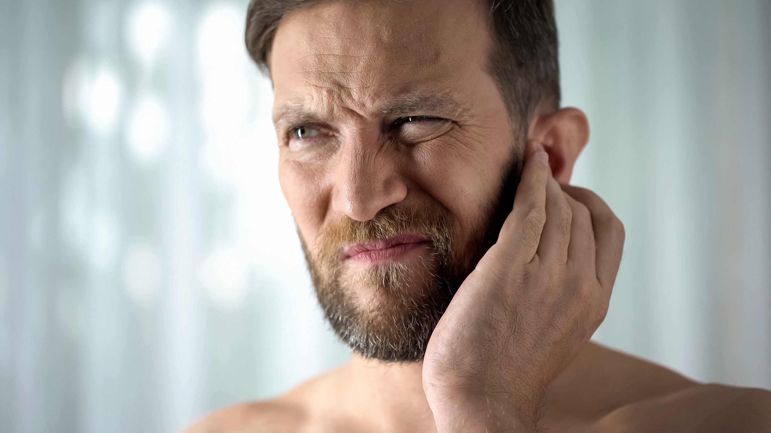 Erősen viszket a füle? Így derítheti ki, hogy gombás fülgyulladás okozza-e  | EgészségKalauz