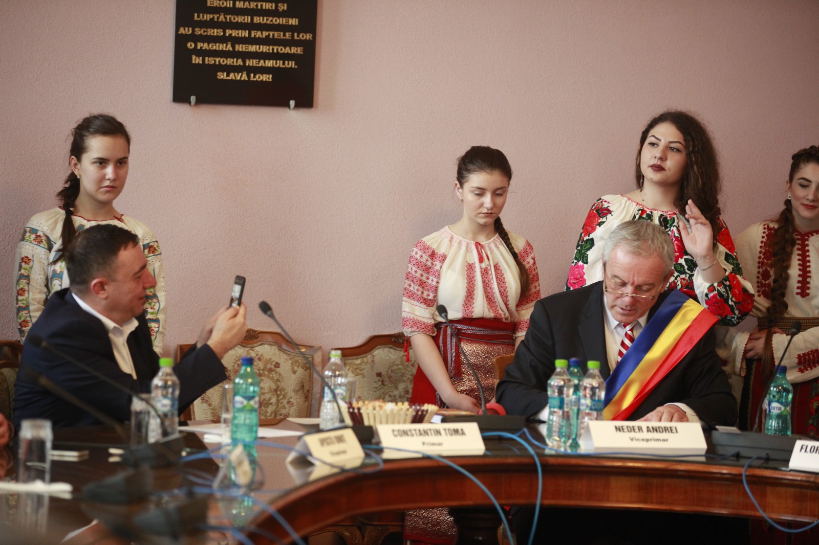 Consilierii municipali din Buzău au aprobat o declarație de unire cu Republica Moldova/ FOTO