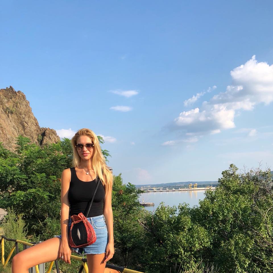 Cristian Boureanu și-a dus iubita tinerică în vacanță la Cazane | FOTO
