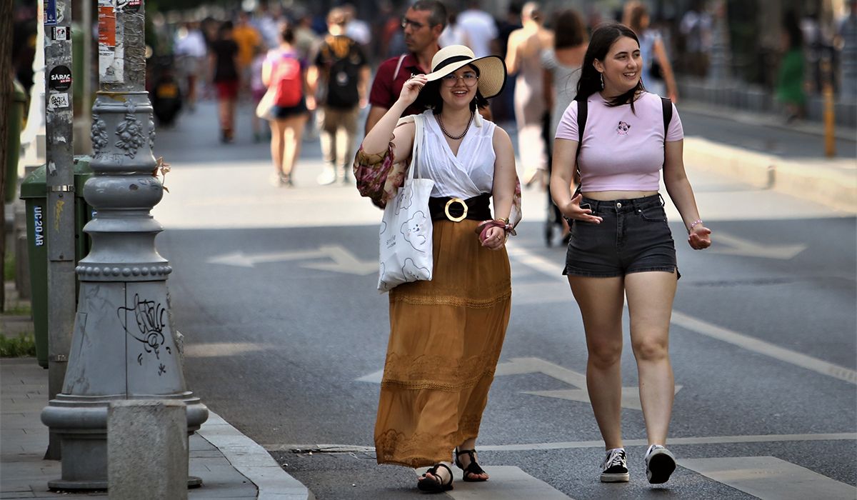 Alertă ANM de temperaturi extreme în București. Meteorologii au activat codul portocaliu și anunță 39 de grade Celsius la umbră