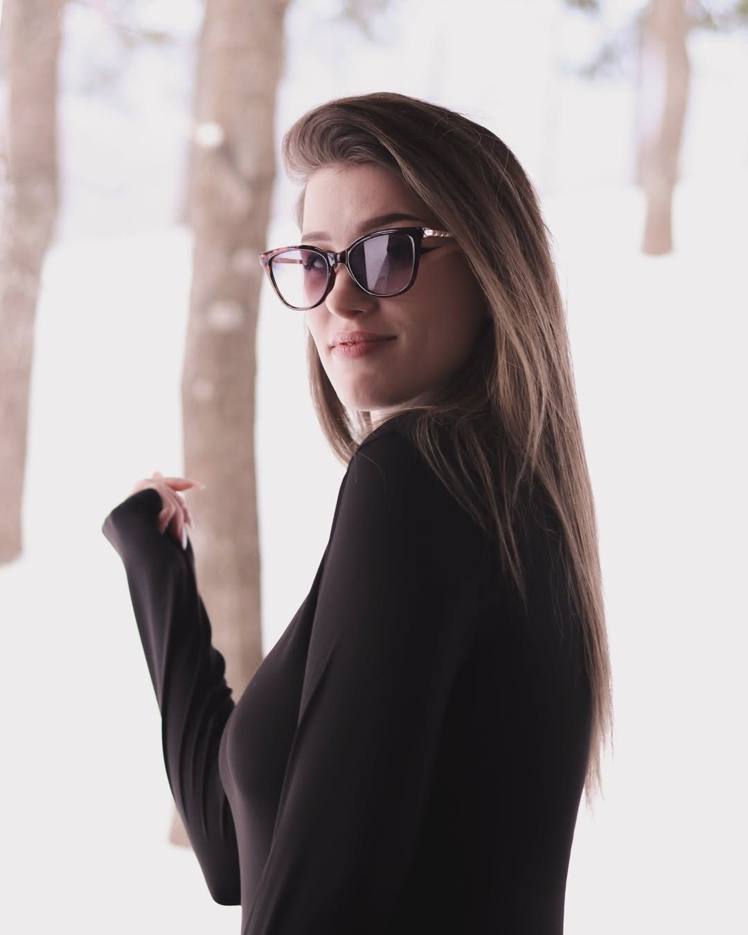 Andreea Ursu, alias „Foxify”, tânăra din Vatra Dornei devenită idol în online. „În Franța am vrut să mă angajez la Carrefour”