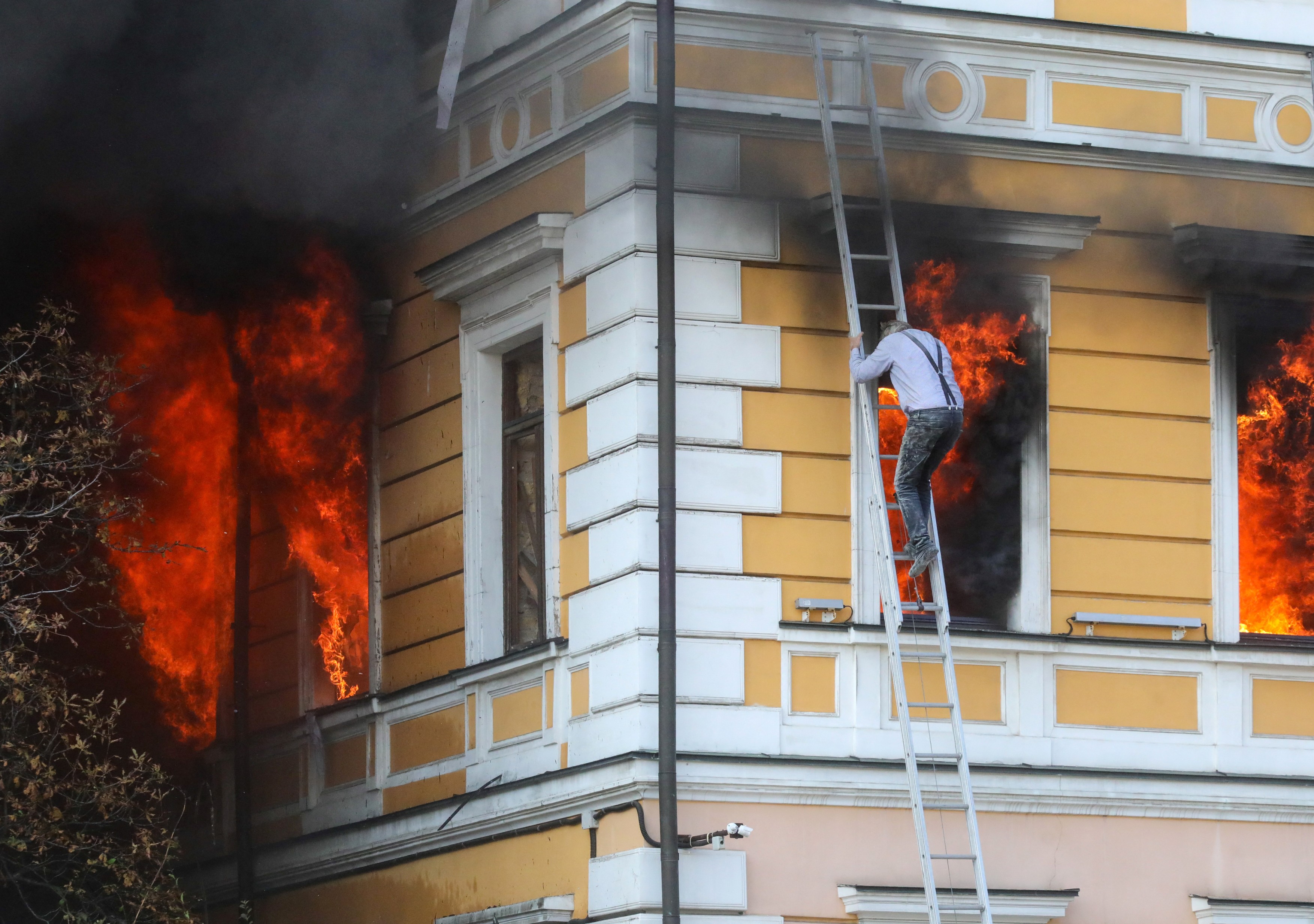 Ruski napad na Kijev: najmanje dvoje mrtvih, požar u zgradi