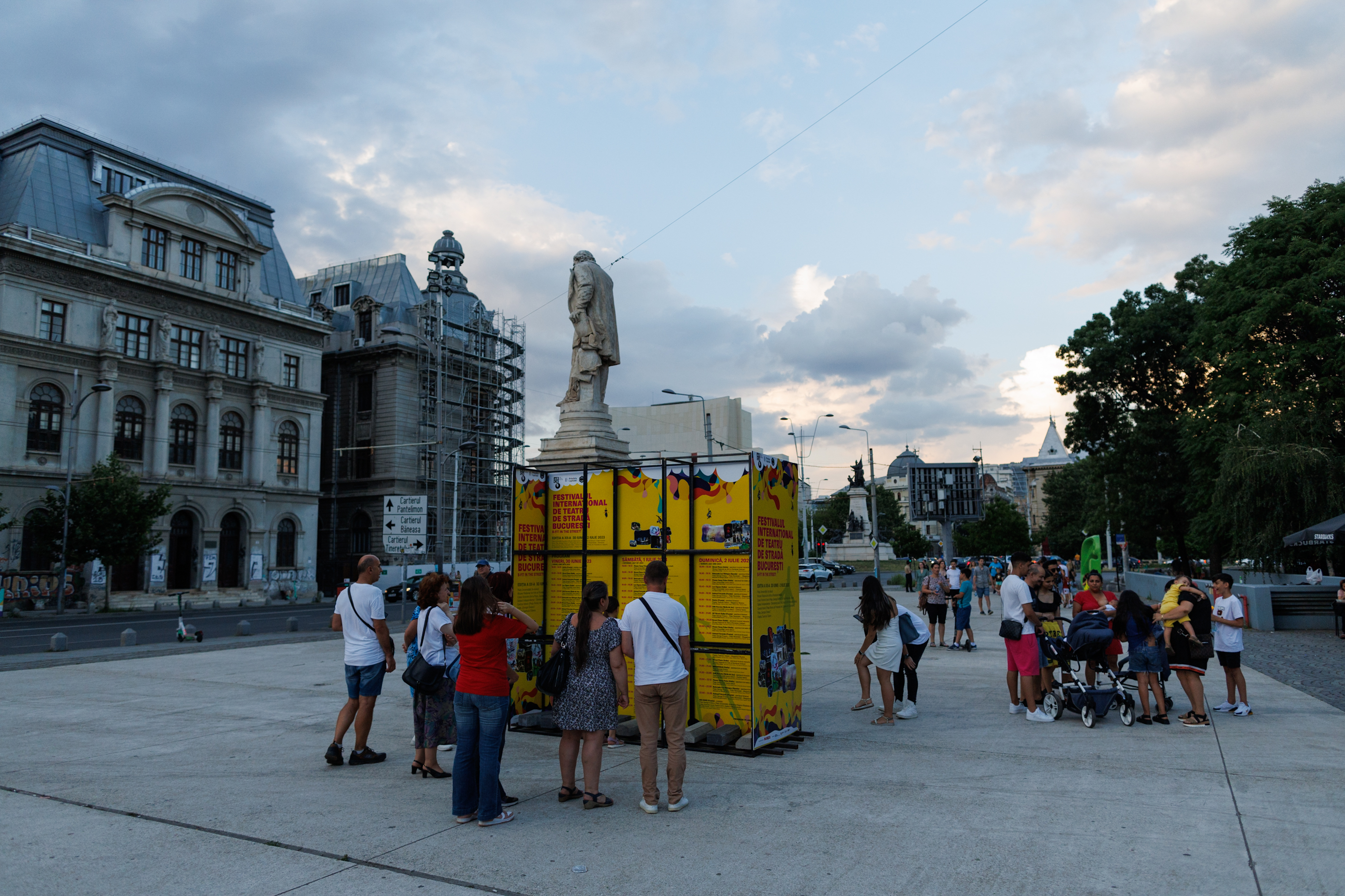 FOTOREPORTAJ. „B-Fit in the Street” în 50 de imagini. 200 de artişti din Spania, Franţa și Italia au făcut spectacol pe străzile din București