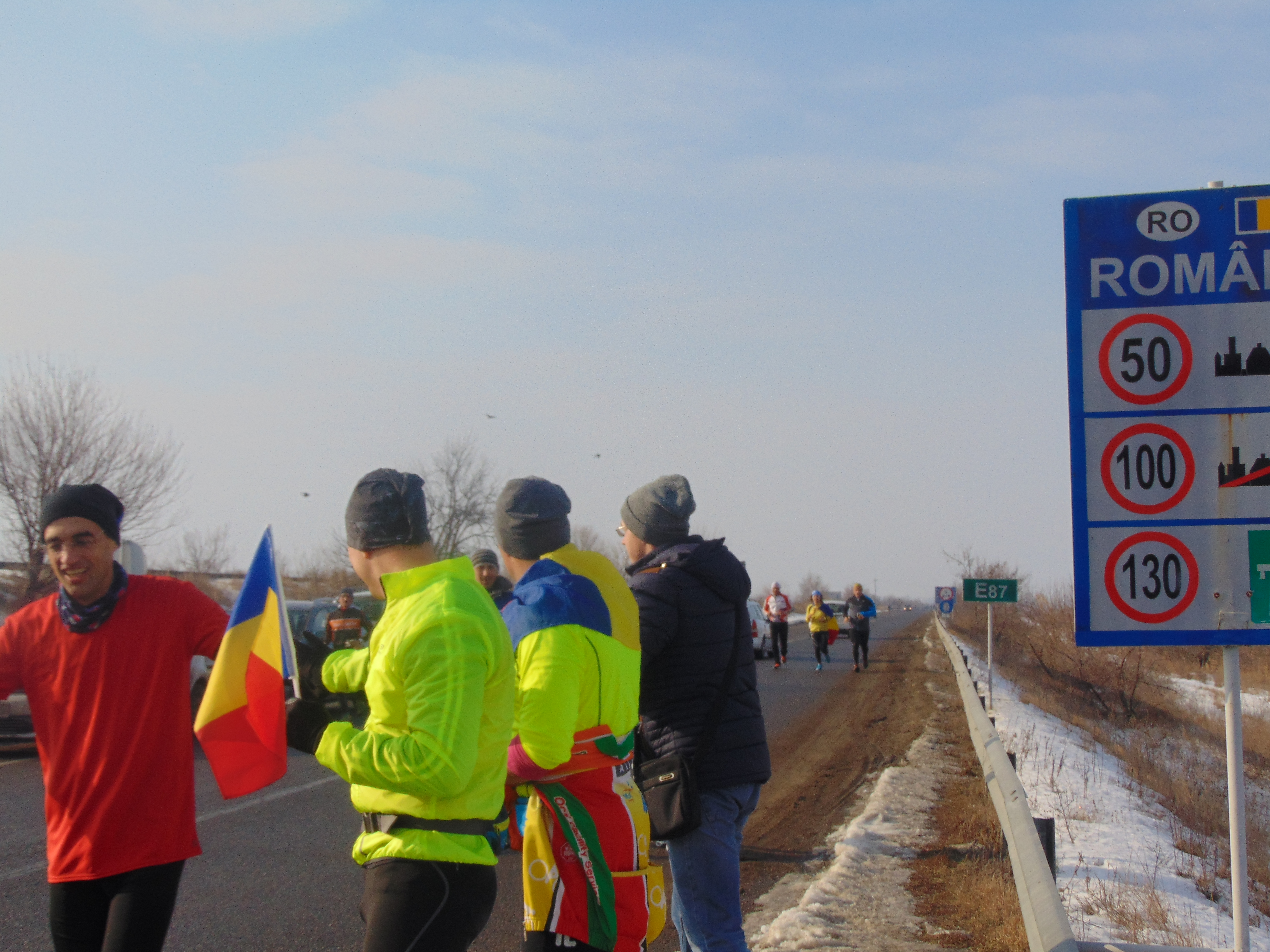 Au alergat cu tricolorul până la frontiera cu Republica Moldova, de Mica Unire FOTO&VIDEO