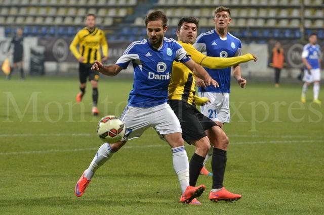 Adrian Szabo, antrenorul lui FC Brașov, despre încendiul produs pe finalul meciului cu CSM Rm. Vâlcea, lângă arena Tineretului: ”Am crezut ca focul vine peste noi!”. Un muncitor a murit, cinci persoane sunt rănite