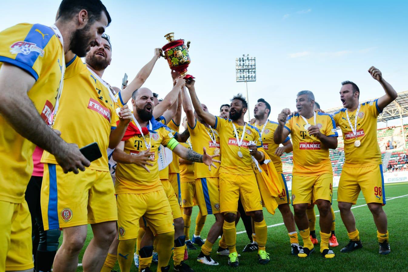 Fostul selecționer Mircea Rădulescu și Daniel Chiriță, campion cu Rapid și cu Șahtior, antrenorul naționalei Artiștilor, comentează Mondialul la interviurile Libertatea Live. ”Mi-au plăcut Mexic și Croația, pentru că atacă mereu”