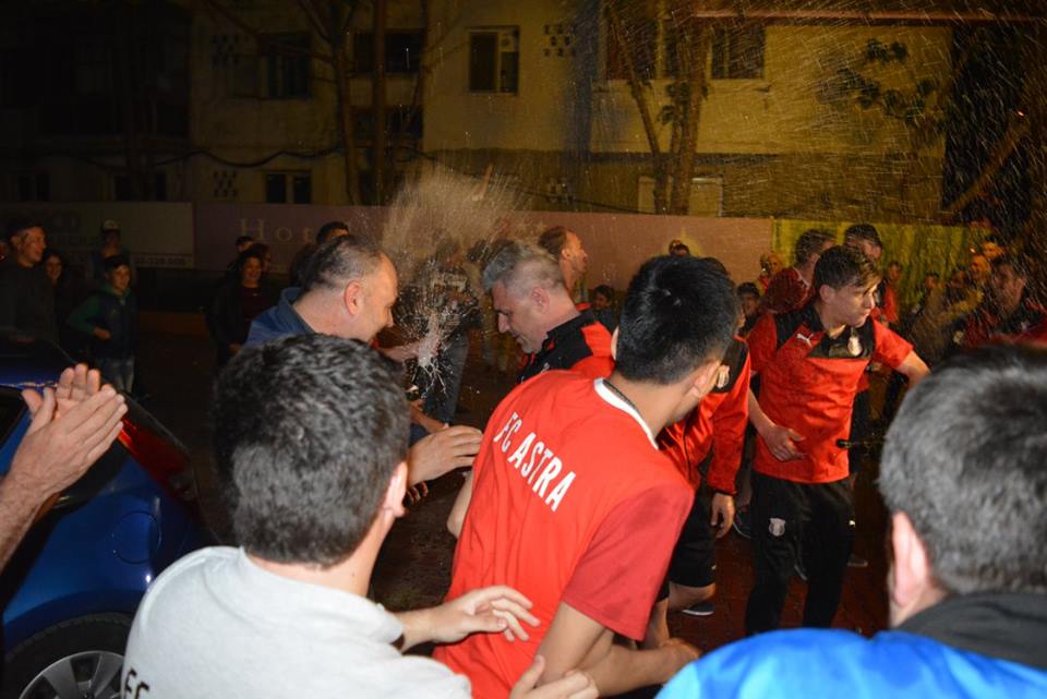 A început fiesta la Giurgiu! Prima reacție a lui Șumudică: ”Este extraordinar! Am practicat cel mai frumos fotbal” FOTO&VIDEO