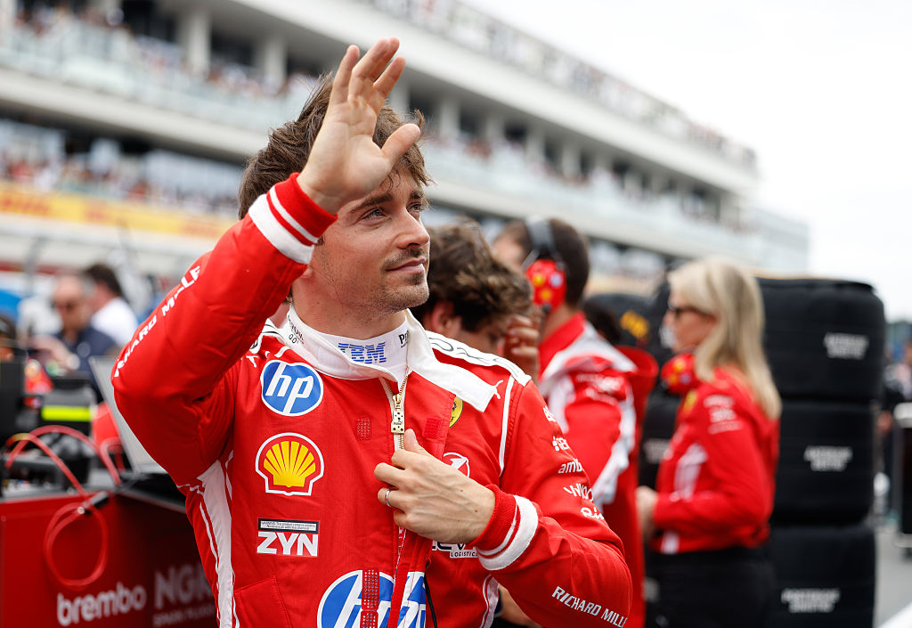 Több milliárd forintot érő luxusjachtot vett Charles Leclerc: így avatták fel – videó