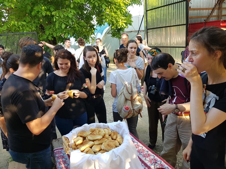 Mic-dejun în „Bucovina Banatului”, programul care a pus o comună necunoscută pe harta turistică a României. Secretul: funcționara de la „promovare” chiar a muncit 