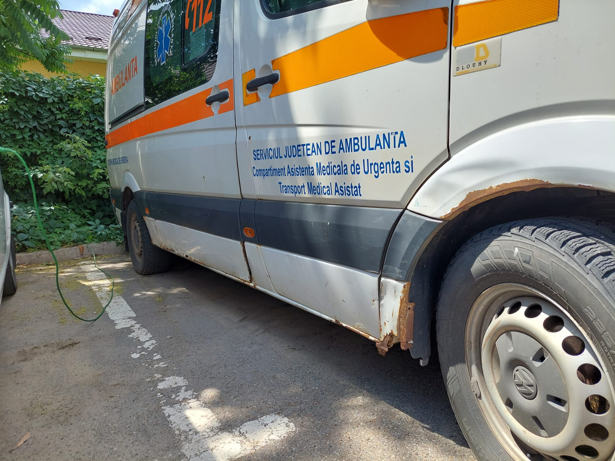Medicii și personalul de la Salvare din toată țara ne-au trimis imagini cu ambulanțele preistorice, cu un milion de kilometri la bord