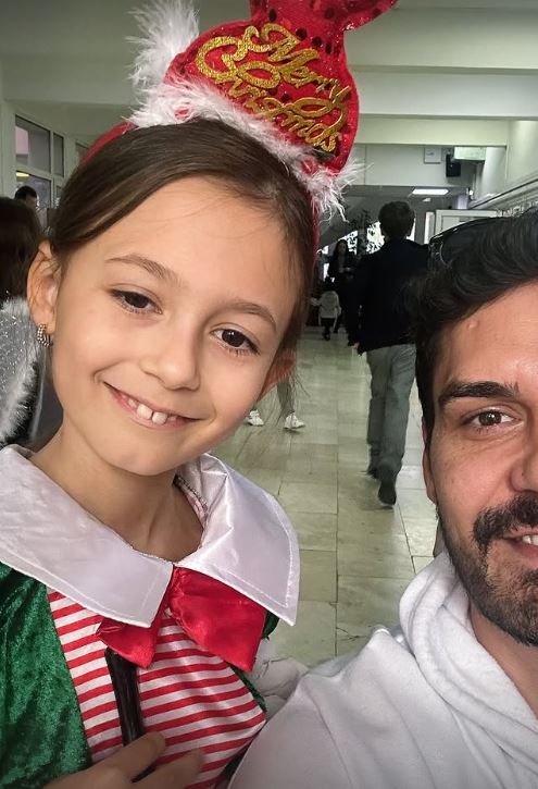 Andreea Bălan și George Burcea au fost împreună la serbarea fiicei lor. Au renunțat la certuri și au o relație civilizată