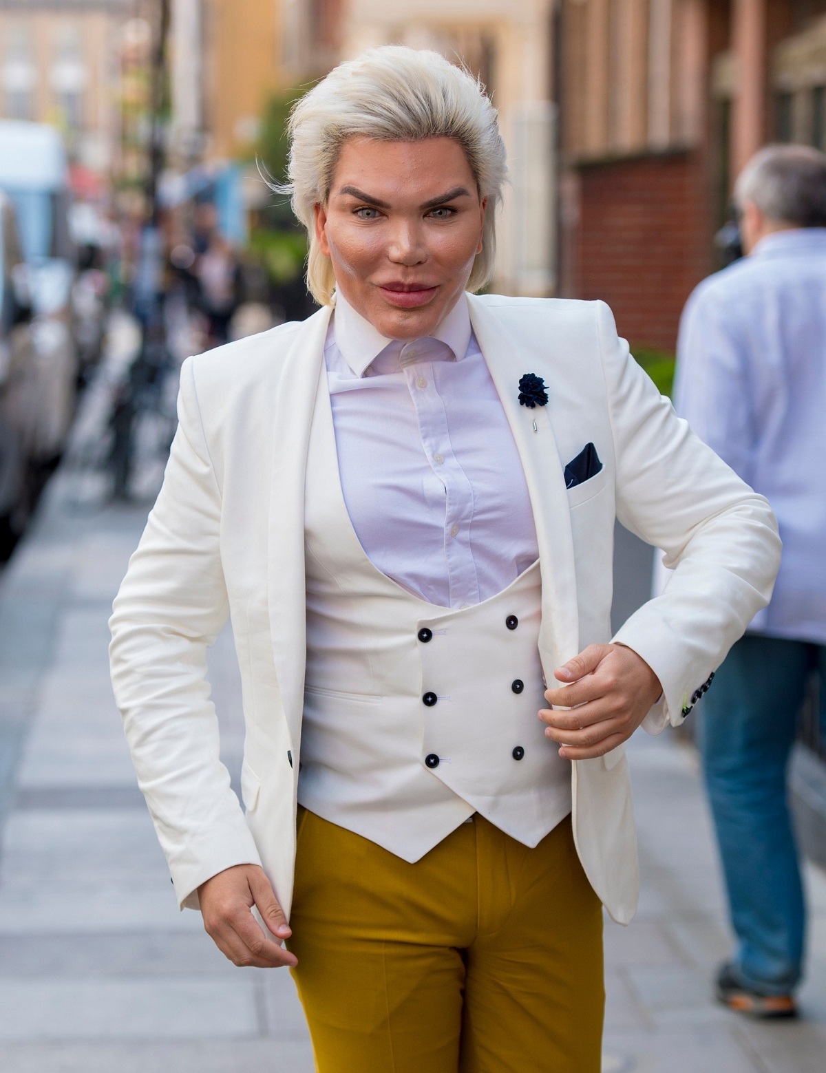 Cine e Jessica Alves de la „Chefi la cuțite”. A cheltuit peste 700.000 de lire sterline pe operațiile estetice pentru a se transforma din bărbat în femeie