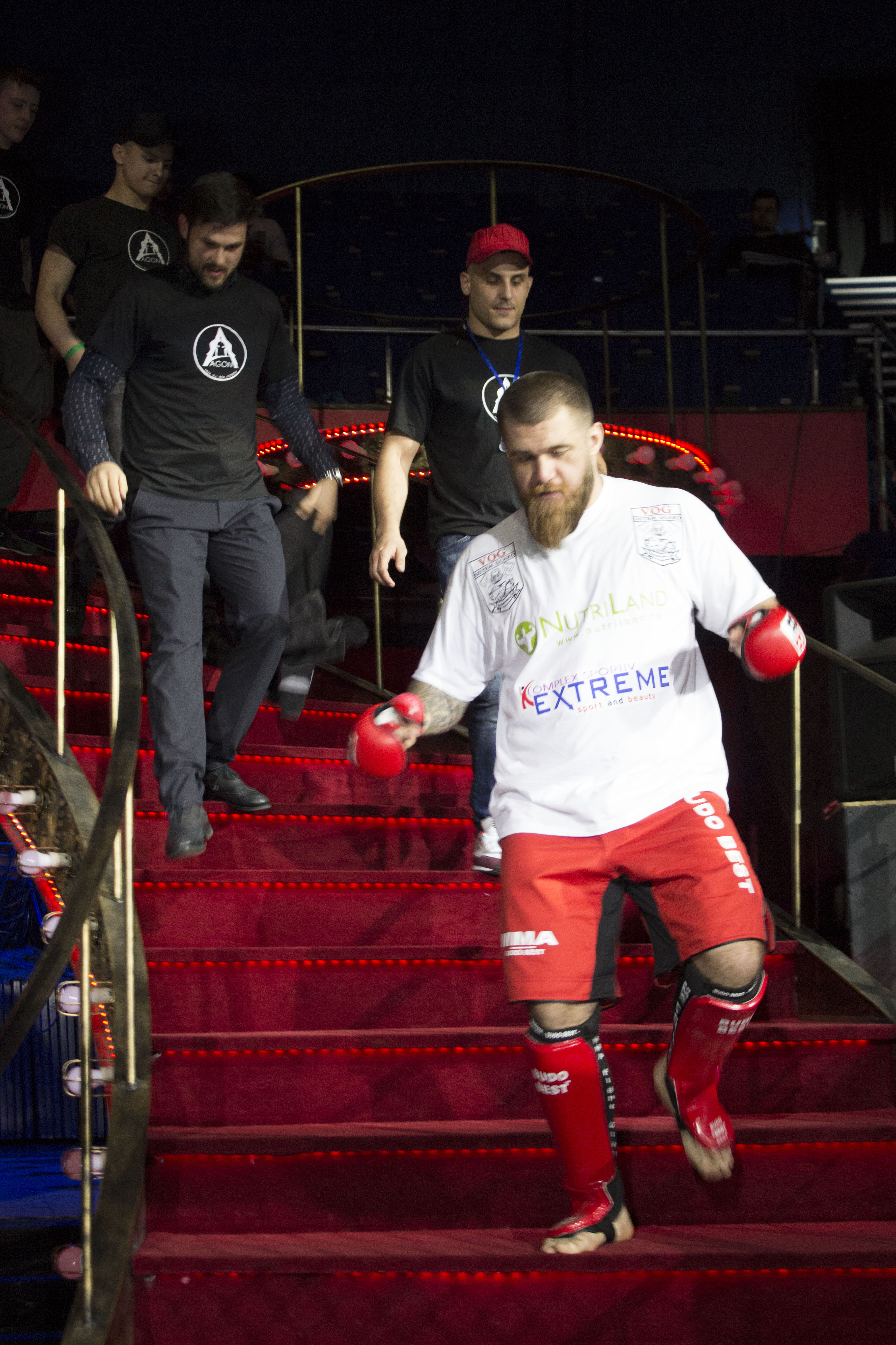 ”Ghiaurul” Radnev s-a apucat de MMA la 31 de ani şi face senzaţie în cuşcă / GALERIE FOTO