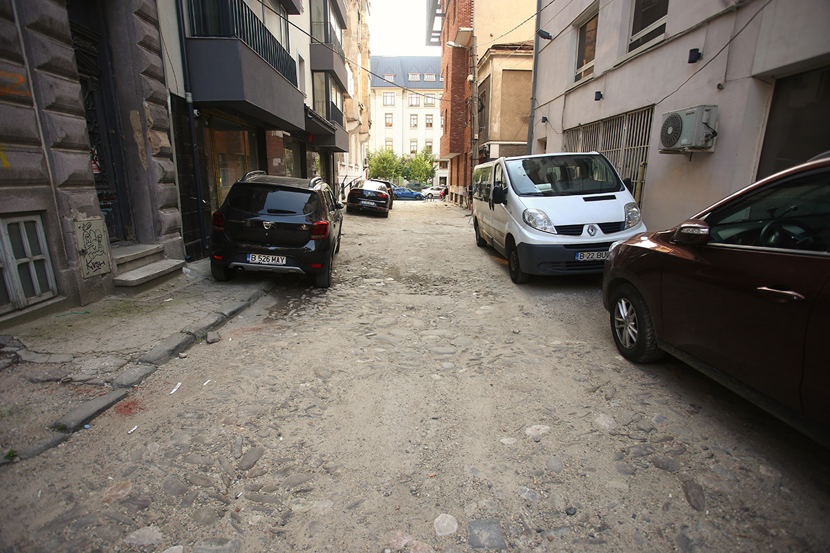 Care sunt cele 60 de străzi din București pe care trebuie să le asfalteze Nicușor Dan