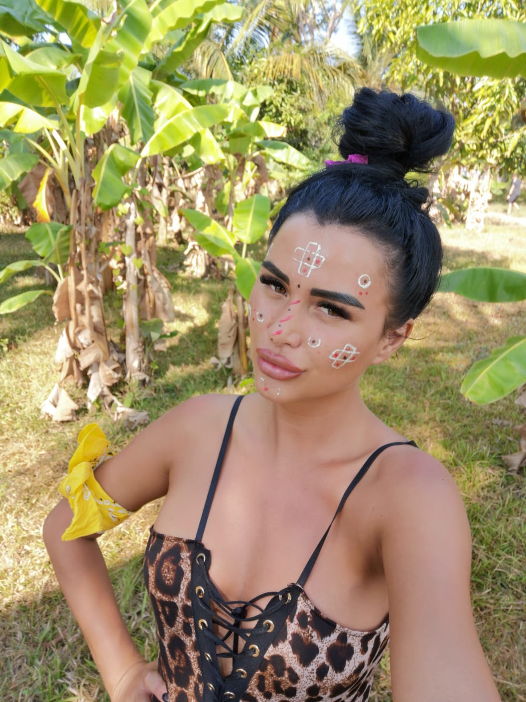 Daniela Crudu a descoperit un nou tip de machiaj în Madagascar | FOTO