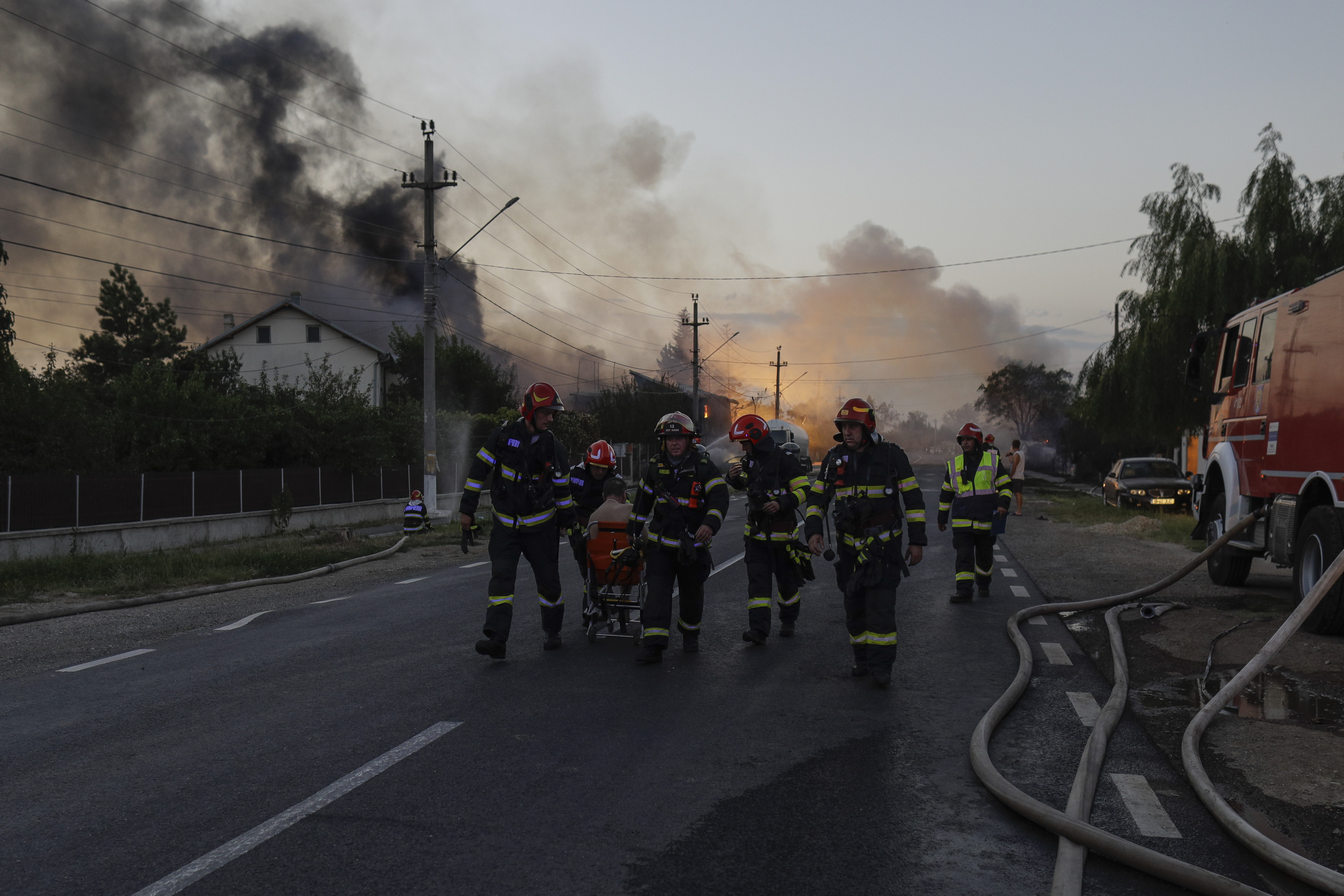 LIVETEXT: Doi morți și 56 de răniți, după exploziile de la Crevedia. Stația GPL funcționa ilegal din 2020. Primele concluzii ale procurorilor - VIDEO