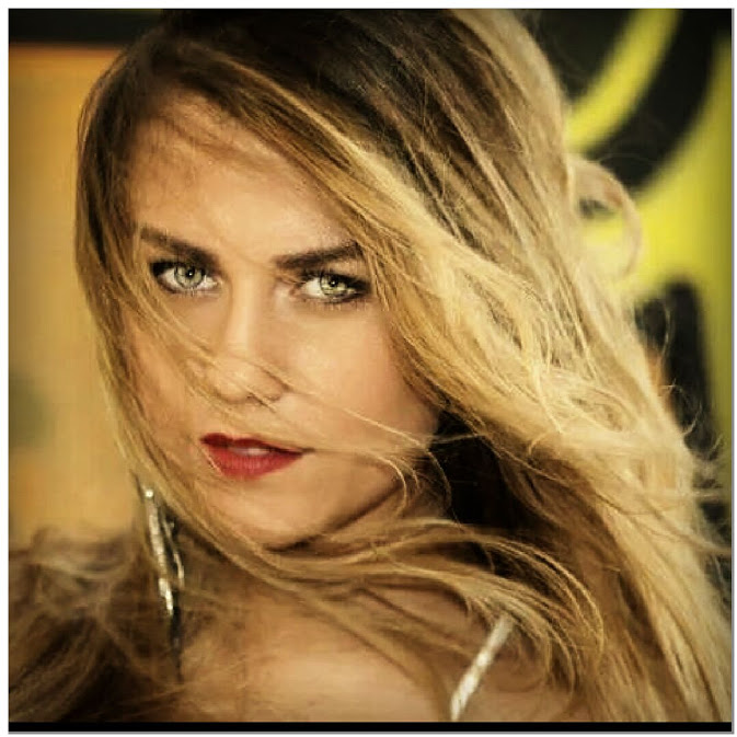 NIMENI N-A AVUT HABAR. Tătăruşanu are o verişoară SUPER-SEXY care ^face RAVAGII în Italia. Ce spune despre portarul Fiorentinei / GALERIE FOTO