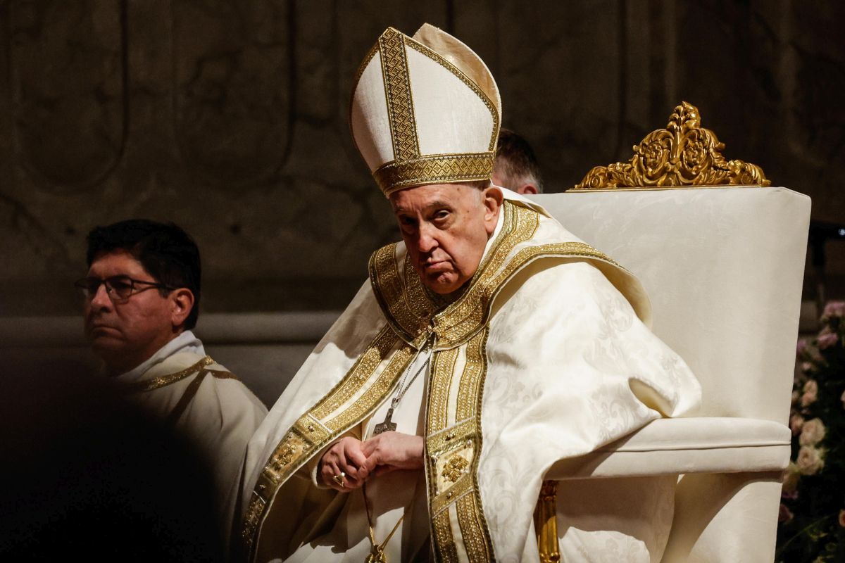 Papa Francisc a deplâns, la slujba de Înviere, indiferența din societate și „vântul rece al războiului”